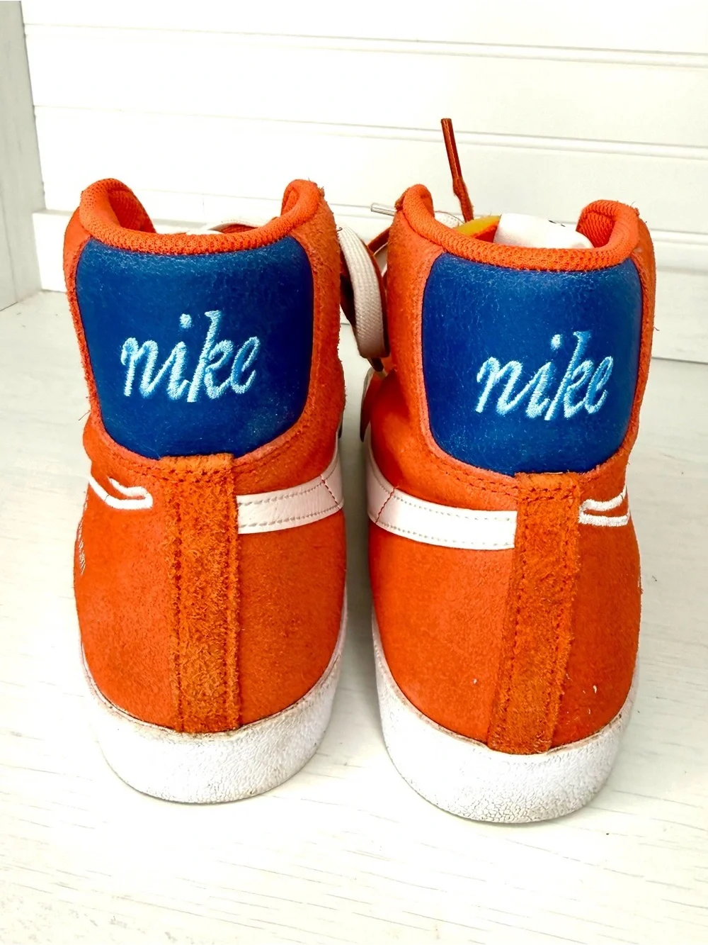 Nike good gold sneaker